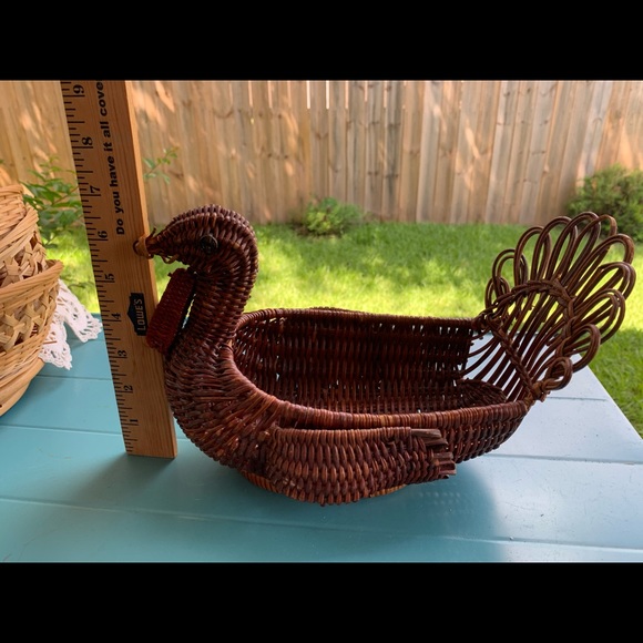 Wicker Rattan Turkey Woven Basket Display Farm House Style Vintage - Picture 2 of 8